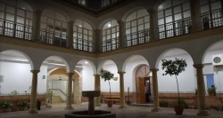centro-residencial-nuestra-señora-de-la-misecricordia-II-patio