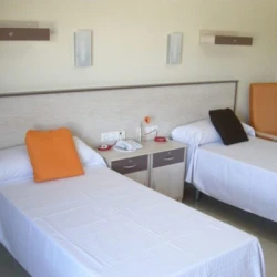 centro-residencial-para-personas-mayores-santiago-carrillo-habitacion