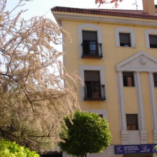 Residencia de Mayores Los Enlaces