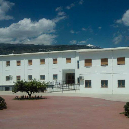 residencia-de-mayores-virgen-de-los-remedios-de-orgiva-fachada
