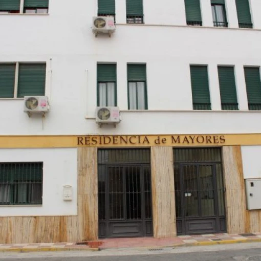 residencia-socio-asistencia-de-pinos-puentes-exterior