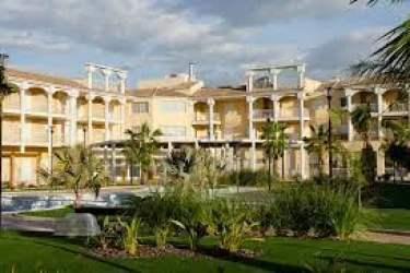 residencia-club-de-campos-fachada