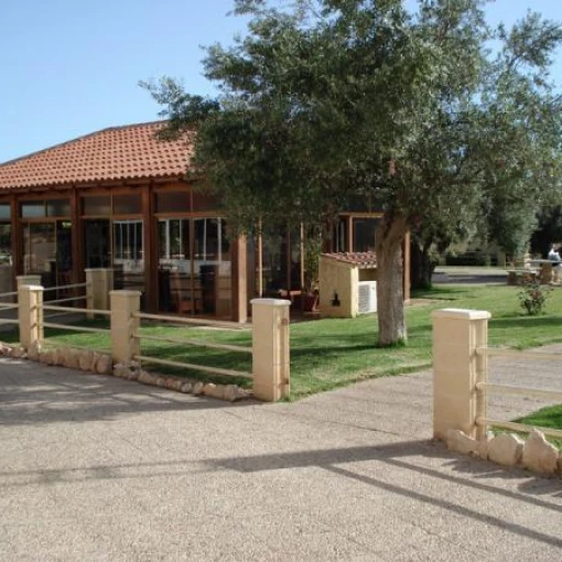 residencia-los-almendros-fachada