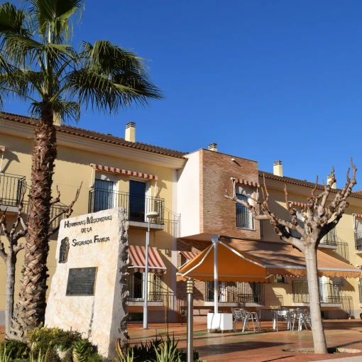 residencia-de-mayores-hogar-de-nazaret-fachada