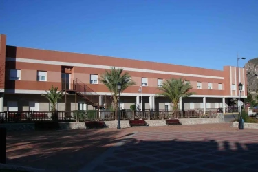 residencia-de-personas-mayores-santa-isabel-fachada