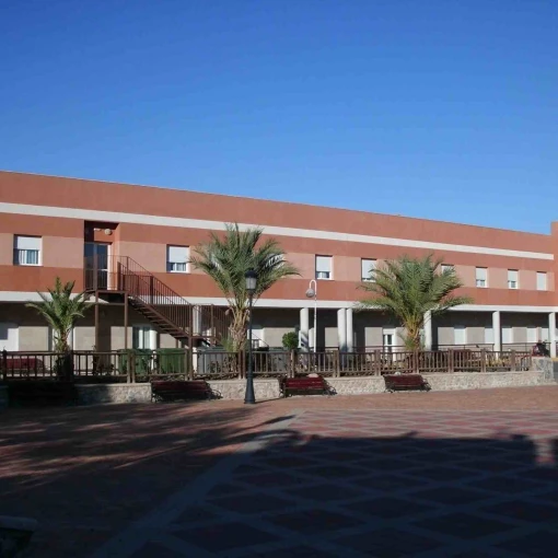 residencia-de-personas-mayores-santa-isabel-fachada