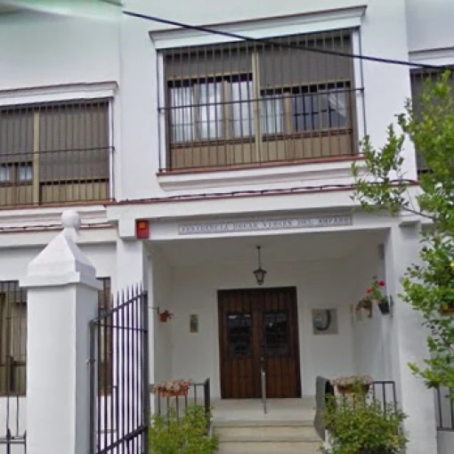 residencia-para-mayores-virgen-del-amparo-fachada