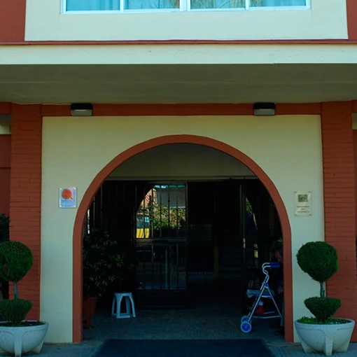 centro-residencial-para-personas-mayores-la-viña-fachada