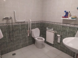 residencias-de-mayores-en-navarredonda-gredos-bano