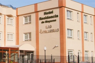 Residencia Las Cuatro Palmeras edificio