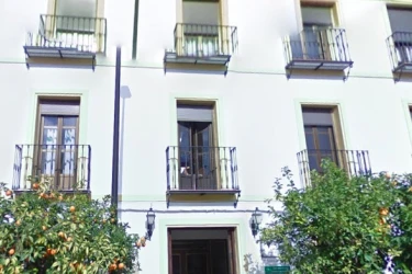residencia-de-mayores-sagrada-familia-fachada