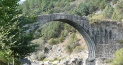 entorno-natural-residencias-de-ancianos-madrigal-de-la-vera