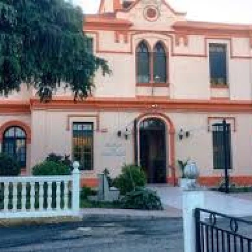 centro-residencial-ntra-sra-de-las-mercedes-san-jose-y-san-raimundo-fachada