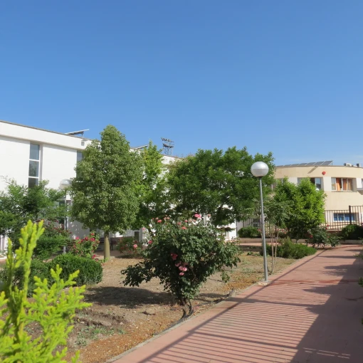 residencia-para-personas-mayores-peal-de-becerro-fachada