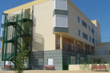 centro-residencial-para-personas-mayores-escoriza-fachada