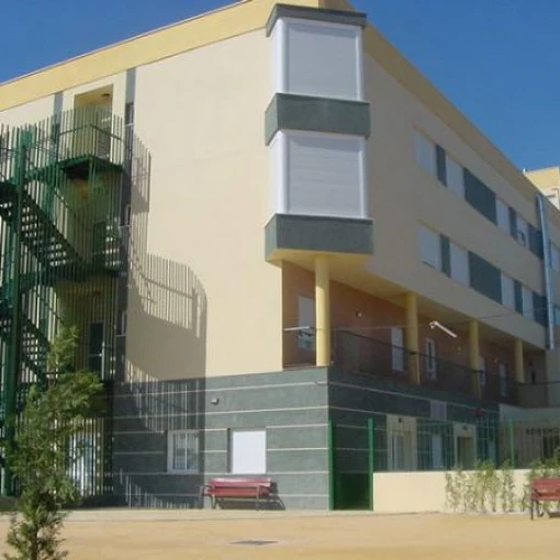 centro-residencial-para-personas-mayores-escoriza-fachada