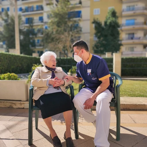 viviendas-para-personas-mayores-con-servicios-marques-de-campo-sagrado-barcelona