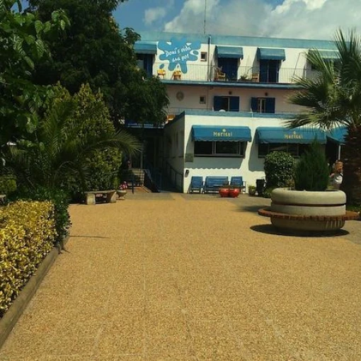 la llar de l´hotel 3 edad-canet de mar-barcelona