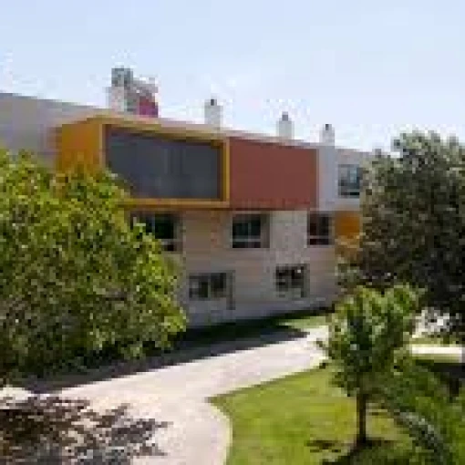 residencia tercera edad asistida feixa llarga laia gonzalez-l´hospitalet de llobregat-barcelona