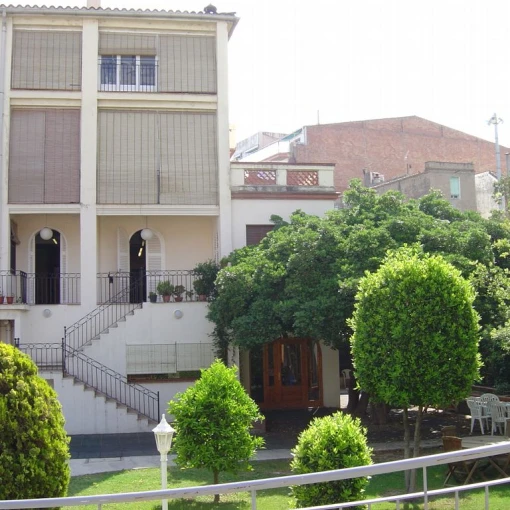 llar municipal doctor josep mestre-molins de rei-barcelona