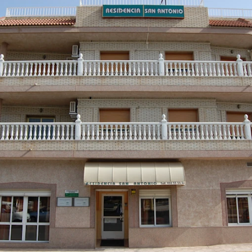 centro-residencia-de-mayores-san-antonio-exterior