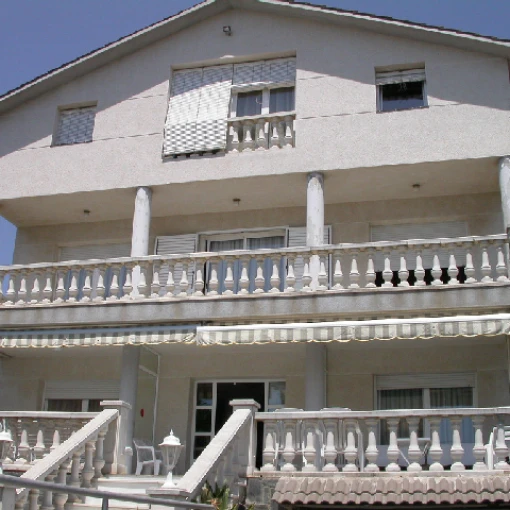 S. R. Lux (Serveis Residencials Lux)