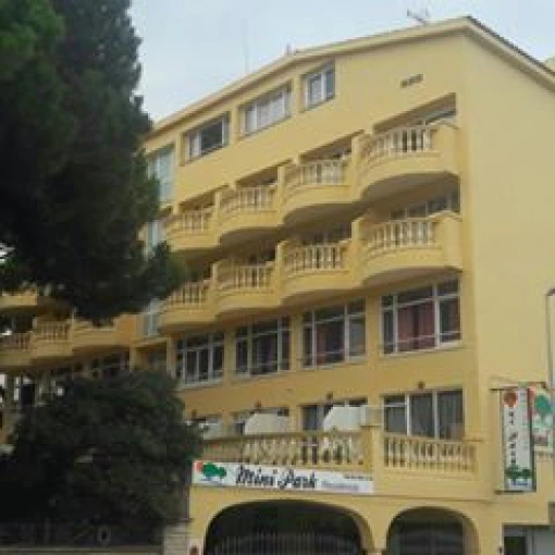 hotel residencia minipark-pineda de mar-barcelona