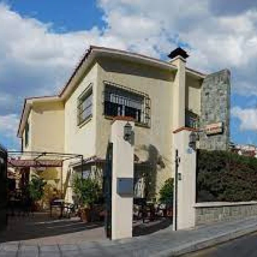 centro-residencial-la-bizanga-fachada