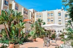 centro-residencial-ballesol-cerrado-de-calderon-patio
