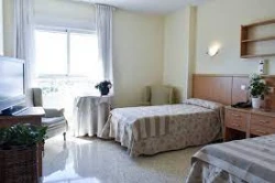residencia-para-personas-mayores-ballesol-teatinos-habitacion