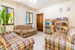residencias-de-mayores-en-marbella-sala-de-lectura