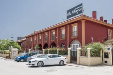 centro-residencial-alhamar-fachada