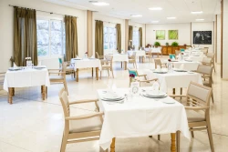 centro-residencial-orpea-malaga-comedor