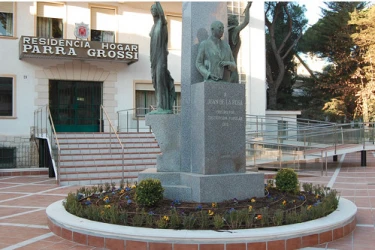centro-residencial-monseñor-parra-grossi-fachada