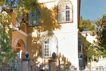 centro-residencial-para-personas-mayores-psicogeriatrica-el-pinar-fachada