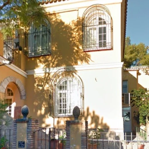 centro-residencial-para-personas-mayores-psicogeriatrica-el-pinar-fachada