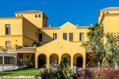 centro-residencial-senior-torre-del-mar-fachada