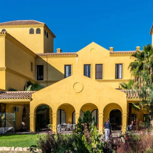 centro-residencial-senior-torre-del-mar-fachada