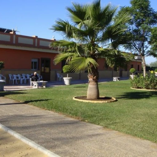 centro-residencial-de-personas-mayores-nuevo-paraiso-fachada
