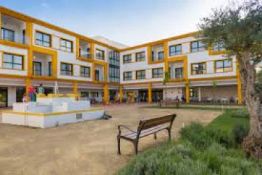 centro-residencial-domusvi-alcala-de-guadaira-fachada