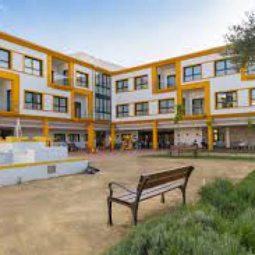 centro-residencial-domusvi-alcala-de-guadaira-fachada