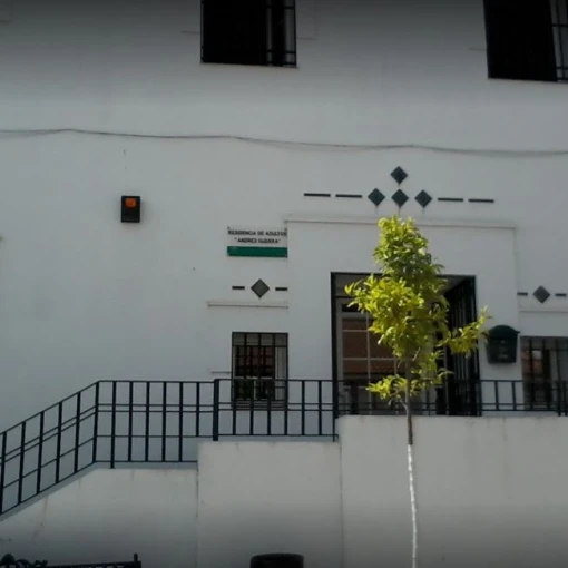 residencia-geriatrica-municipal-de-almaden-de-la-plata-fachada