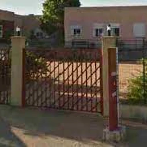 centro-residencial-cruz-blanca-fachada