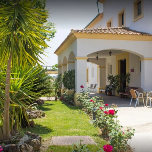 centro-residencial-la-campana-fachada