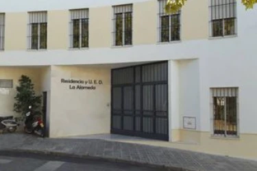 centro-residencial-la-alameda-fachada