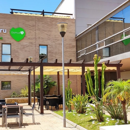 centro-residencial-domusvi-micaela-aramburu-fachada