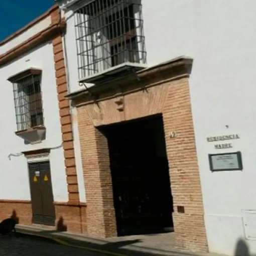 centro-residencial-madre-ecija-fachada