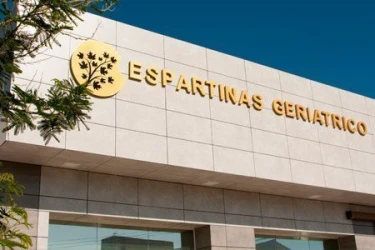 centro-espartinas-geriatrico-fachada