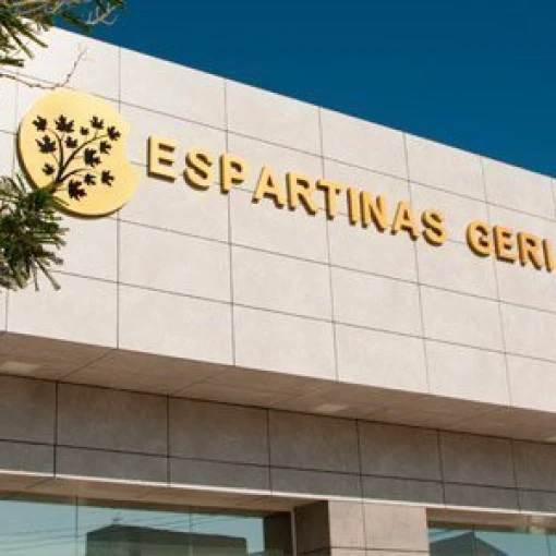 centro-espartinas-geriatrico-fachada