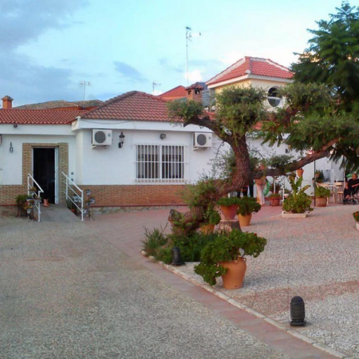 centro-residencial-de-mayores-esperanza-macarena-fachada